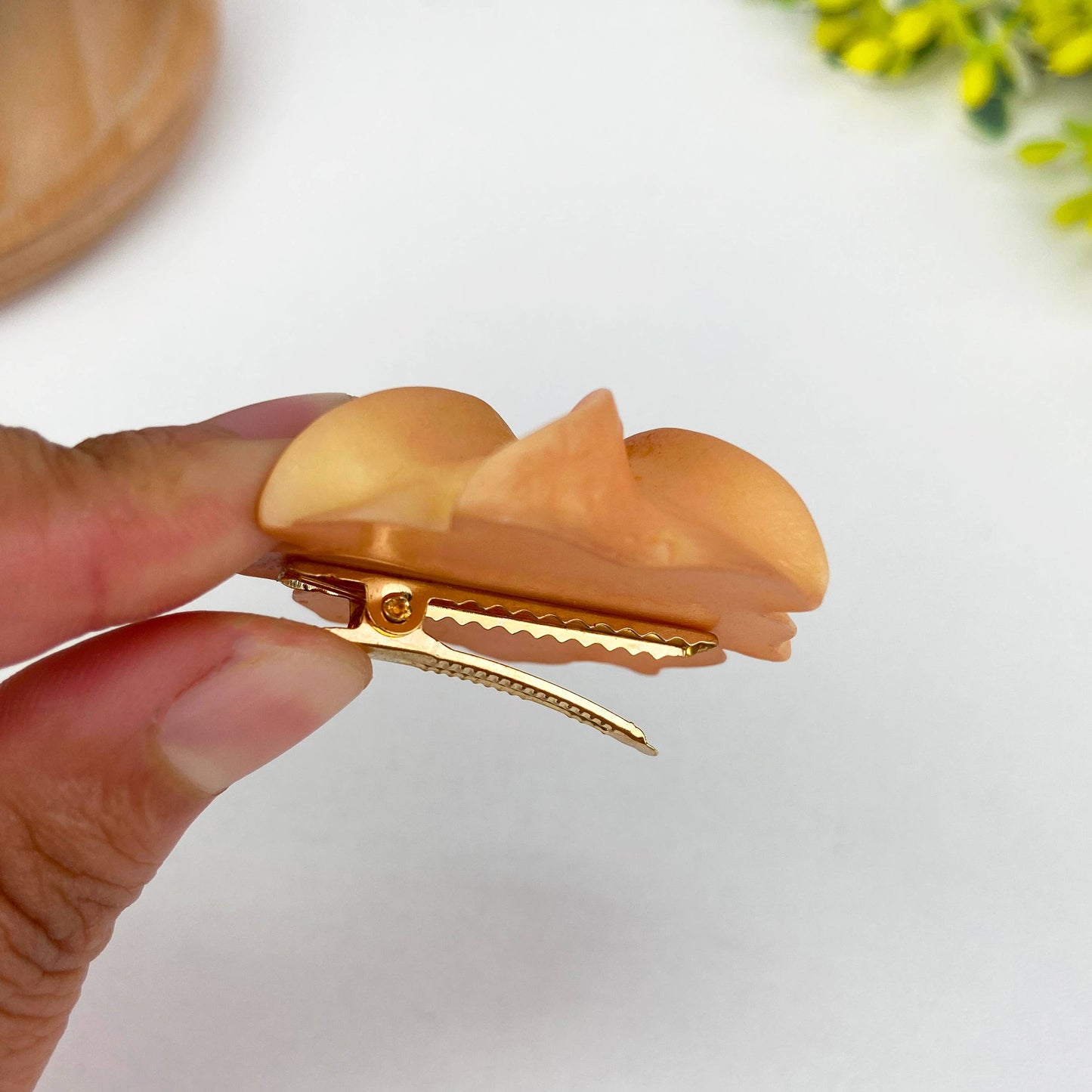 Simulated cookie hair clip