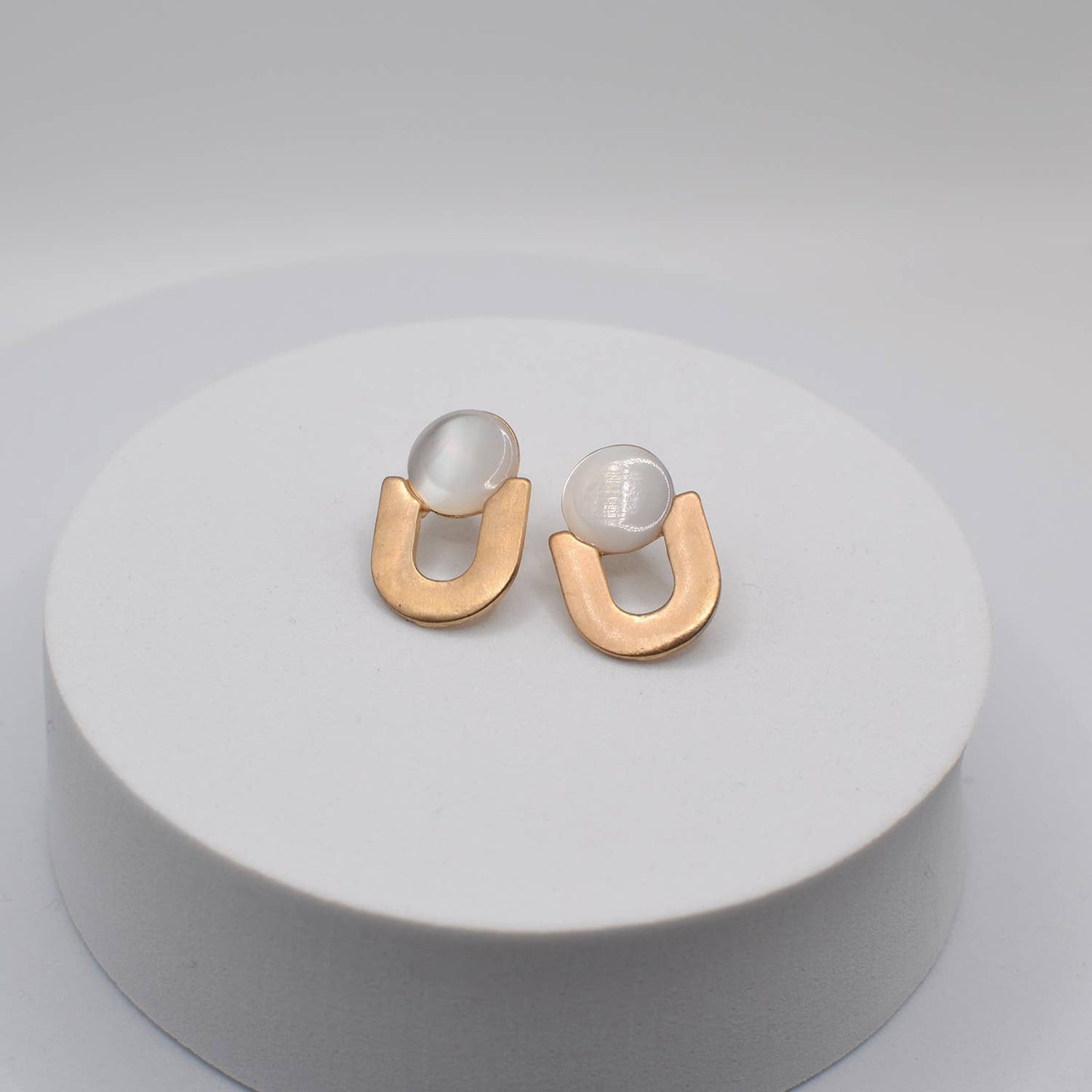 Boho Abalone Button Round U Shape Worn Plating Post Earrings