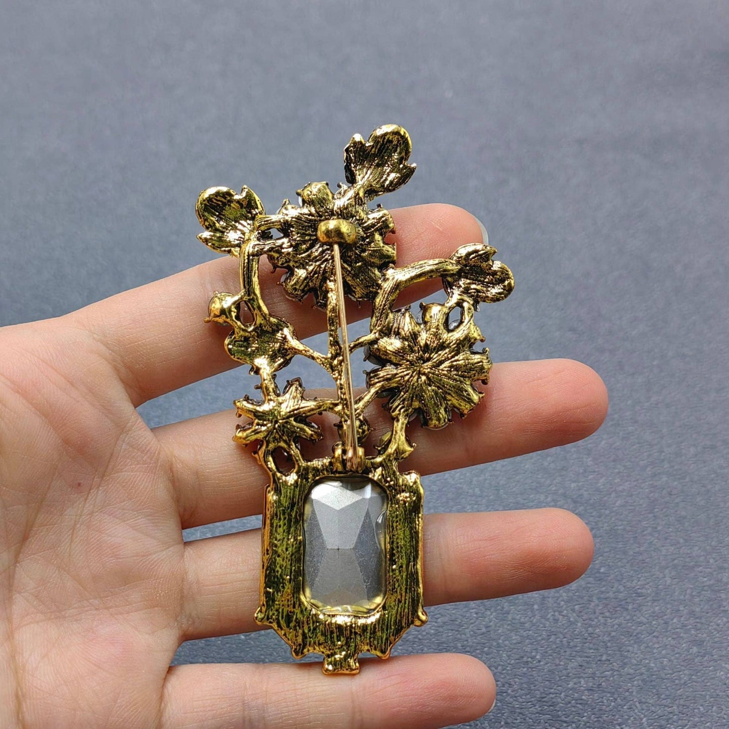 Inlaid Glass & Rhinestone Flower Shape Vintage Brooch