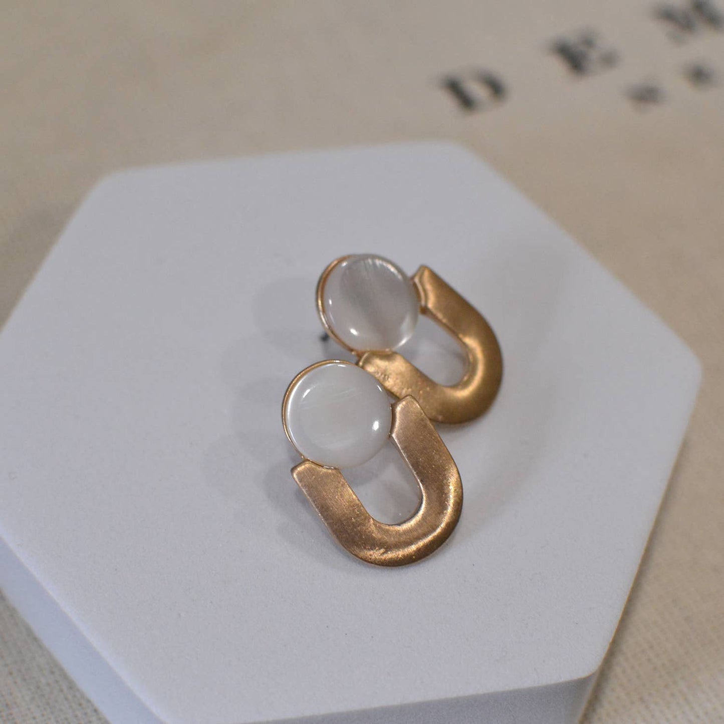 Boho Abalone Button Round U Shape Worn Plating Post Earrings