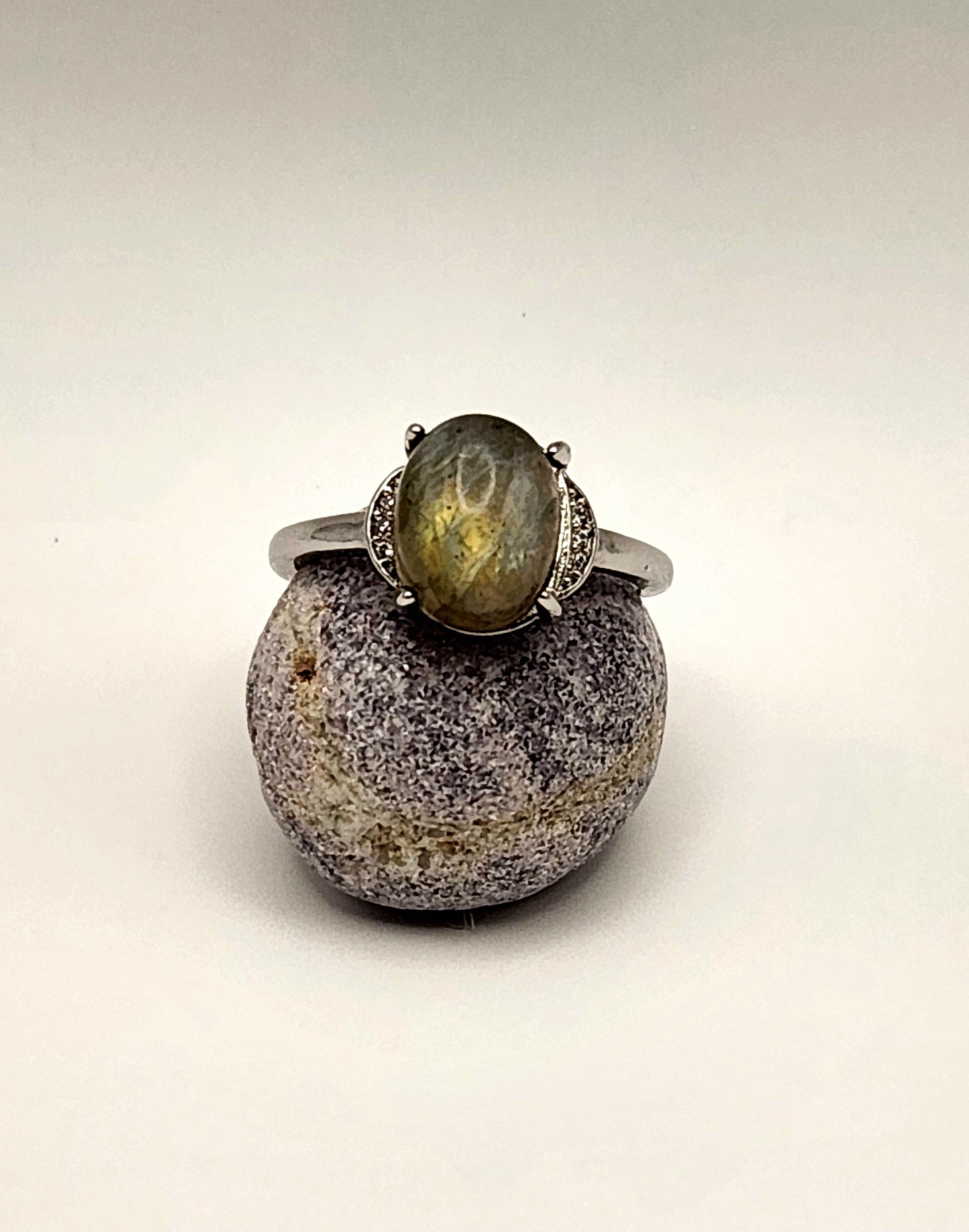 Moonveil Labradorite Adjustable Ring – S925 Sterling Silver