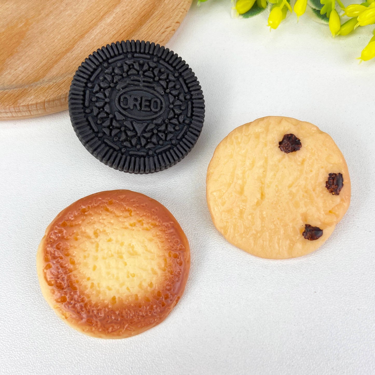 Simulated cookie hair clip
