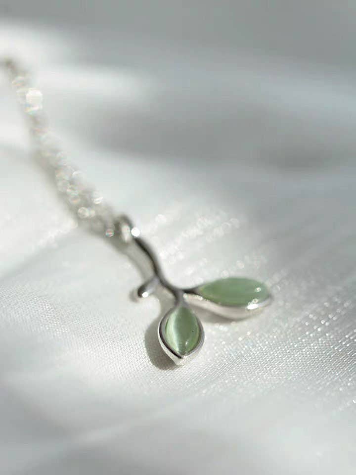 Silver Olive Branch Imitation Cat's Eye Green Stone Necklace ~16-17 inches