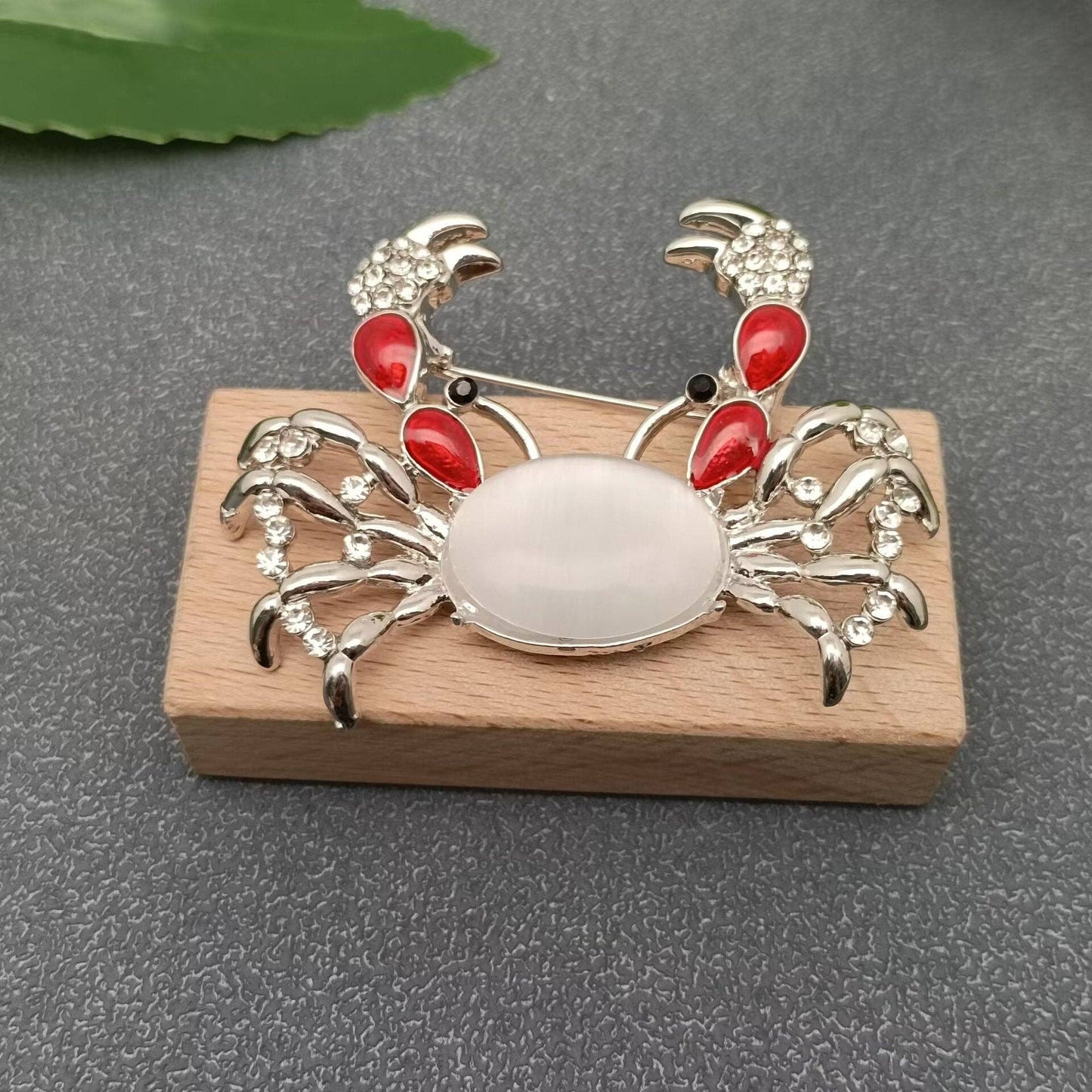 Cute Crab Brooch Inlaid with Rhinestones