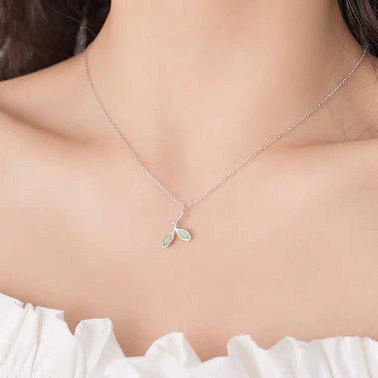 Silver Olive Branch Imitation Cat's Eye Green Stone Necklace ~16-17 inches