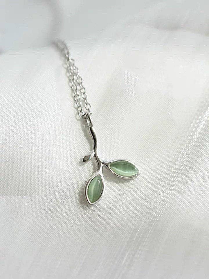 Silver Olive Branch Imitation Cat's Eye Green Stone Necklace ~16-17 inches