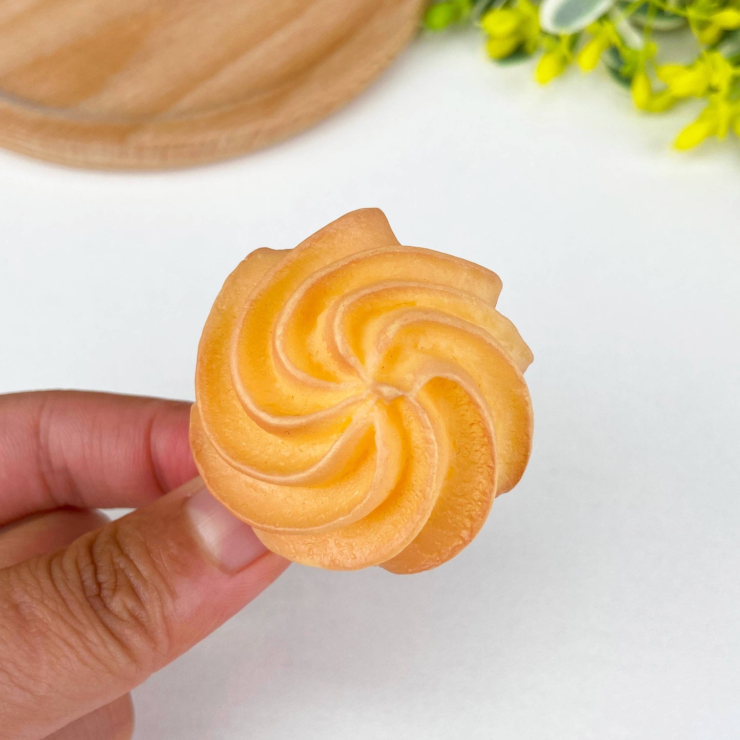 Simulated cookie hair clip