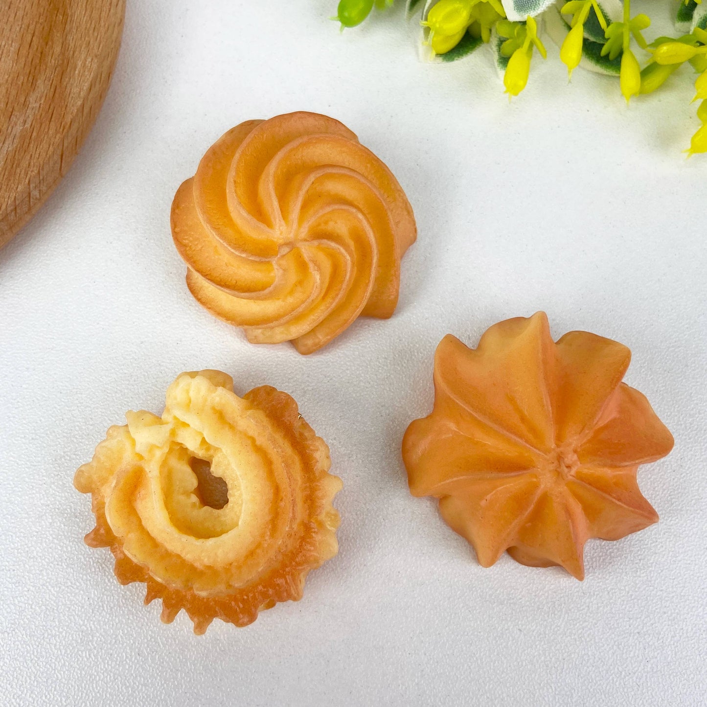 Simulated cookie hair clip
