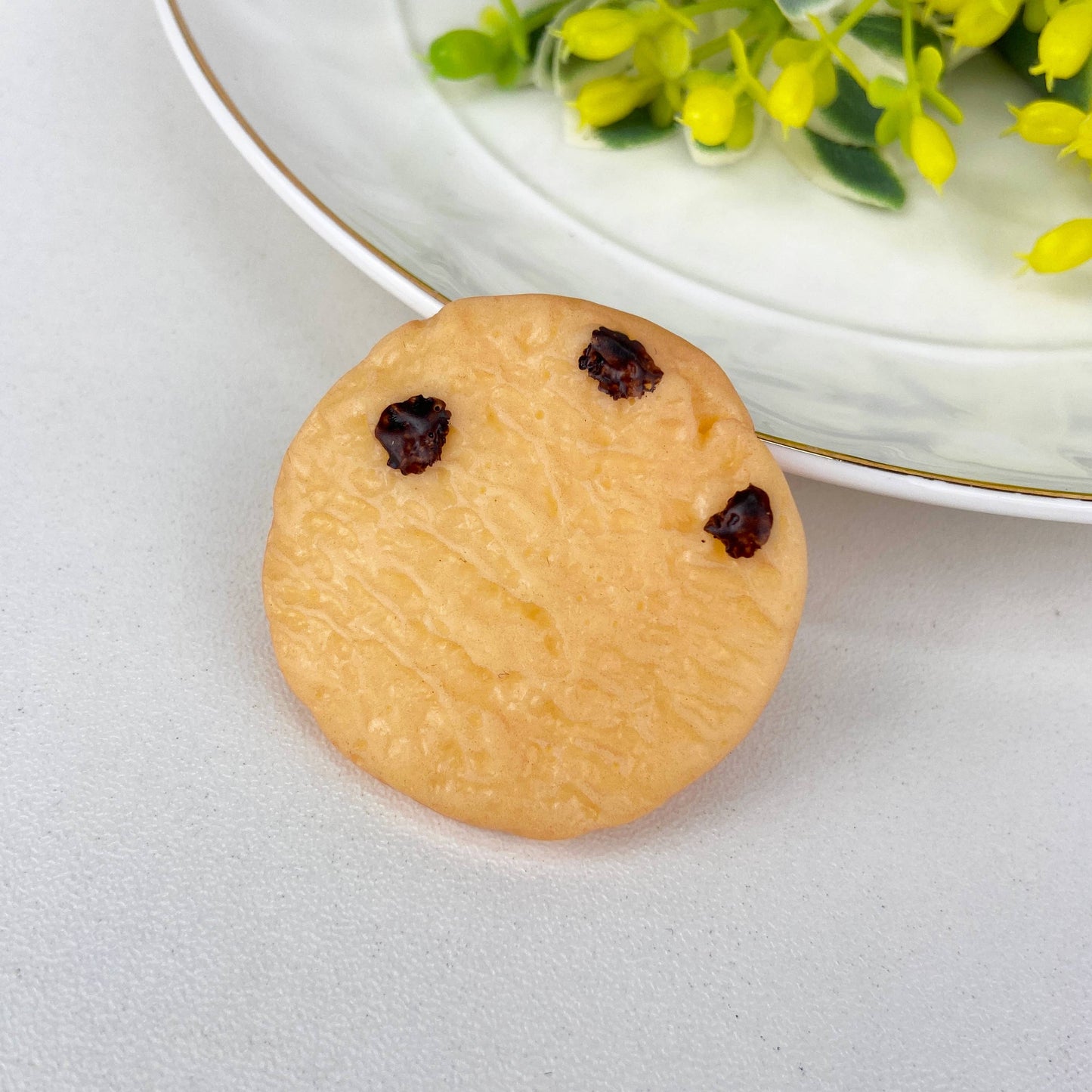 Simulated cookie hair clip