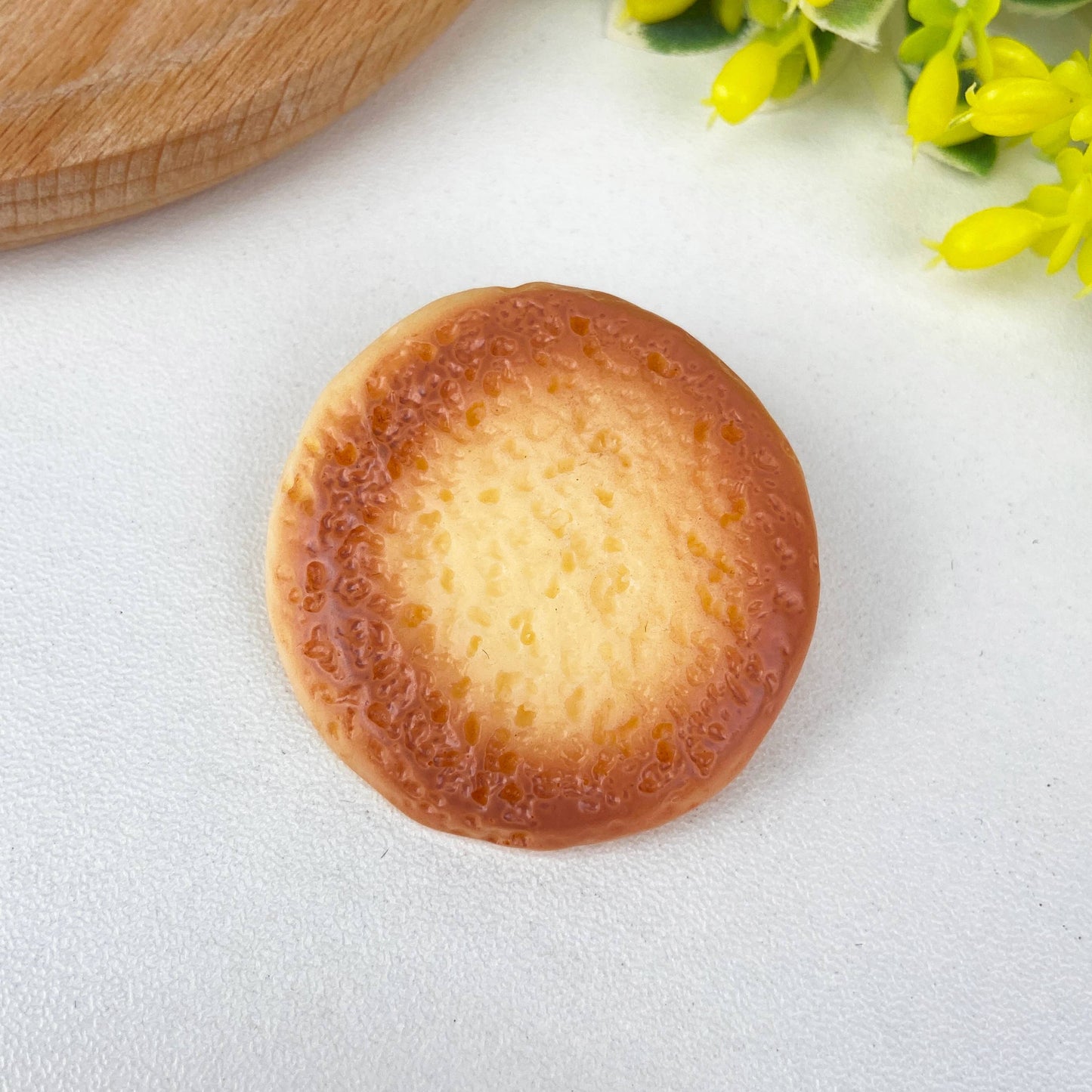 Simulated cookie hair clip