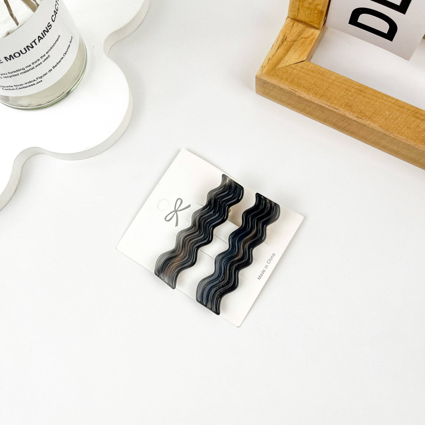 Wave Acetate Geometric Duckbill Clip