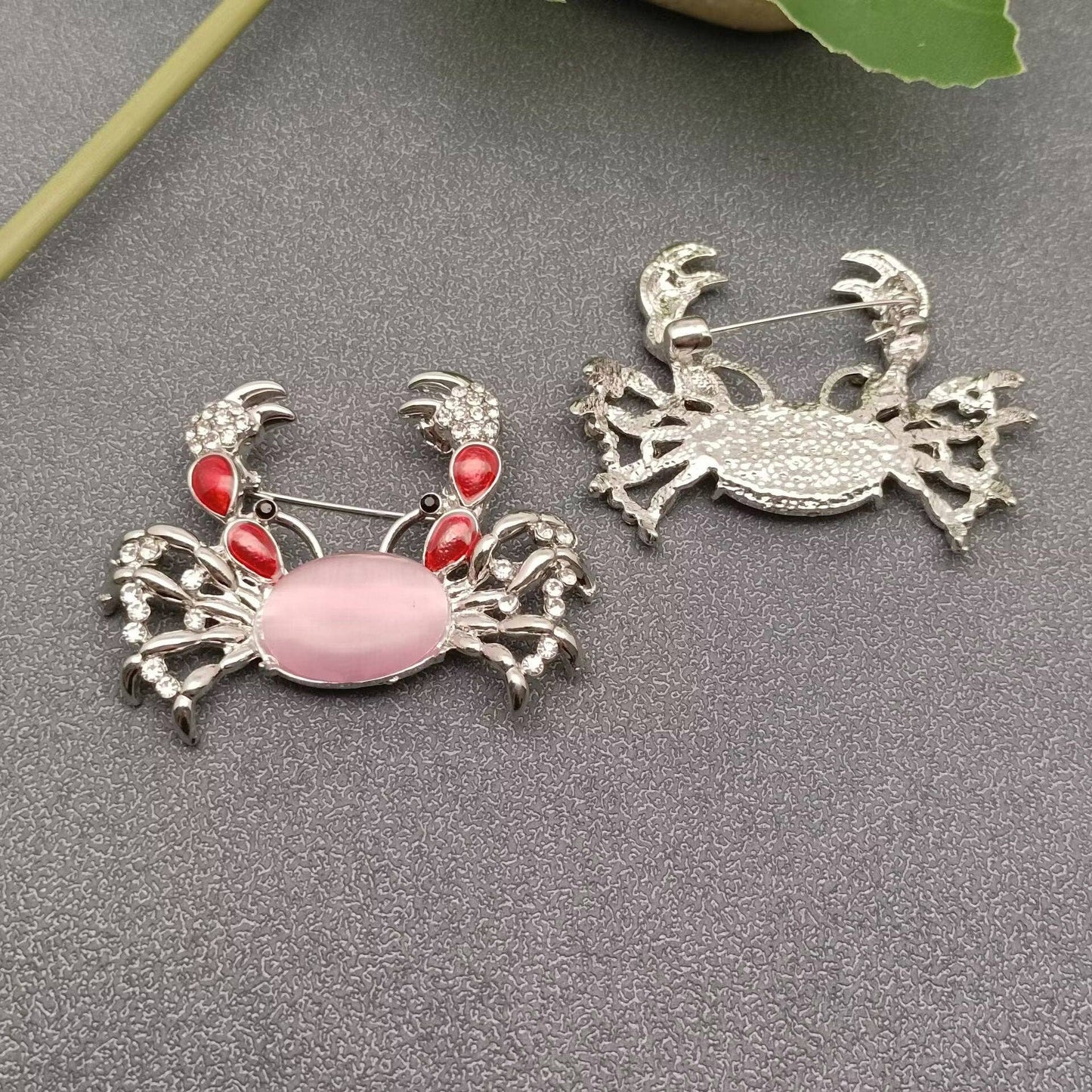 Cute Crab Brooch Inlaid with Rhinestones